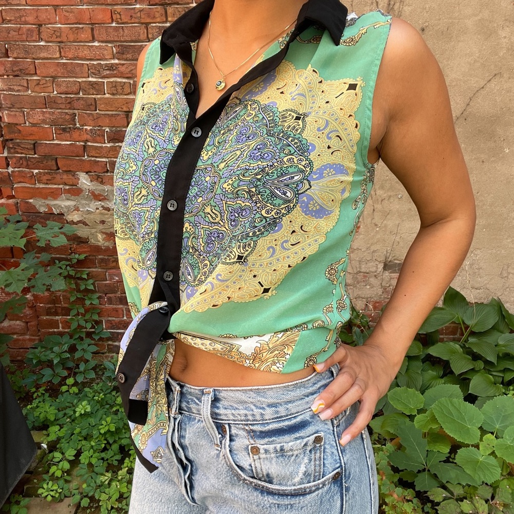 Printed contrast collar sleeveless blouse S